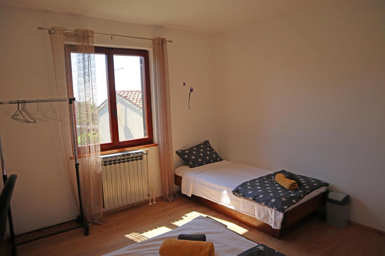 Appartement Apartman Slavko à Tar-Vabriga Extérieur photo